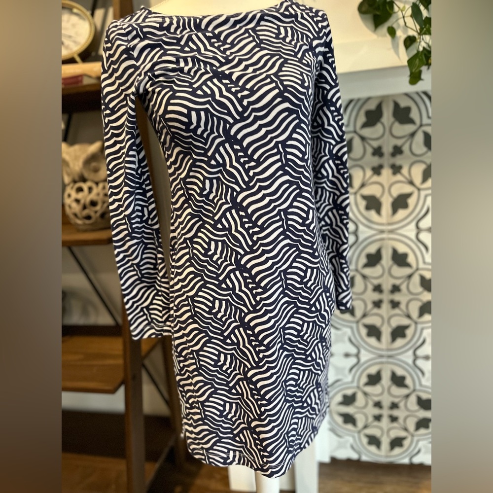 Vineyard Vines long sleeve dress. XS